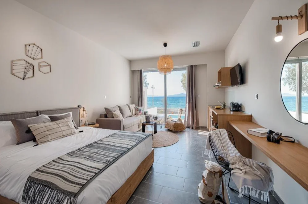  Villa Di Mare Seaside Suites | double bed